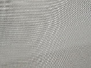 Trois treillis métalliques avec une résistance distincte flexibilité et capacité de filtration