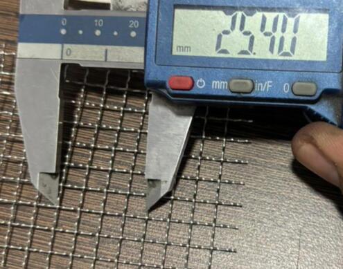 Structure ferme de tamis vibrant pour concasseur de pierres en treillis métallique d'acier à double sertissage, longue durée de vie