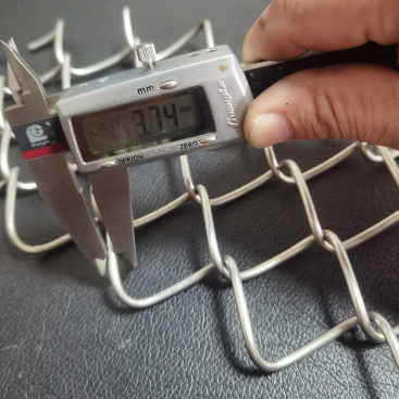 Grillage en acier inoxydable SS316 avec une excellente performance antirouille pour les zones côtières exposées aux embruns salins et une résistance à la corrosion acide et alcaline